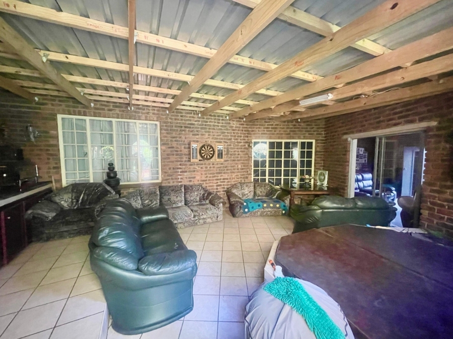 3 Bedroom Property for Sale in Safari Gardens North West